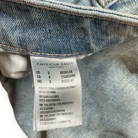 AMERICAN EAGLE Women's Light Blue Wash The Dream Jean Super Hi-Rise Distressed D - Picture 4 of 6